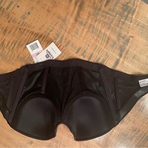B.TEMPT'D BY WACOAL - Black 32D (NWT)
Future Foundations Strapless- Low-Back Bra